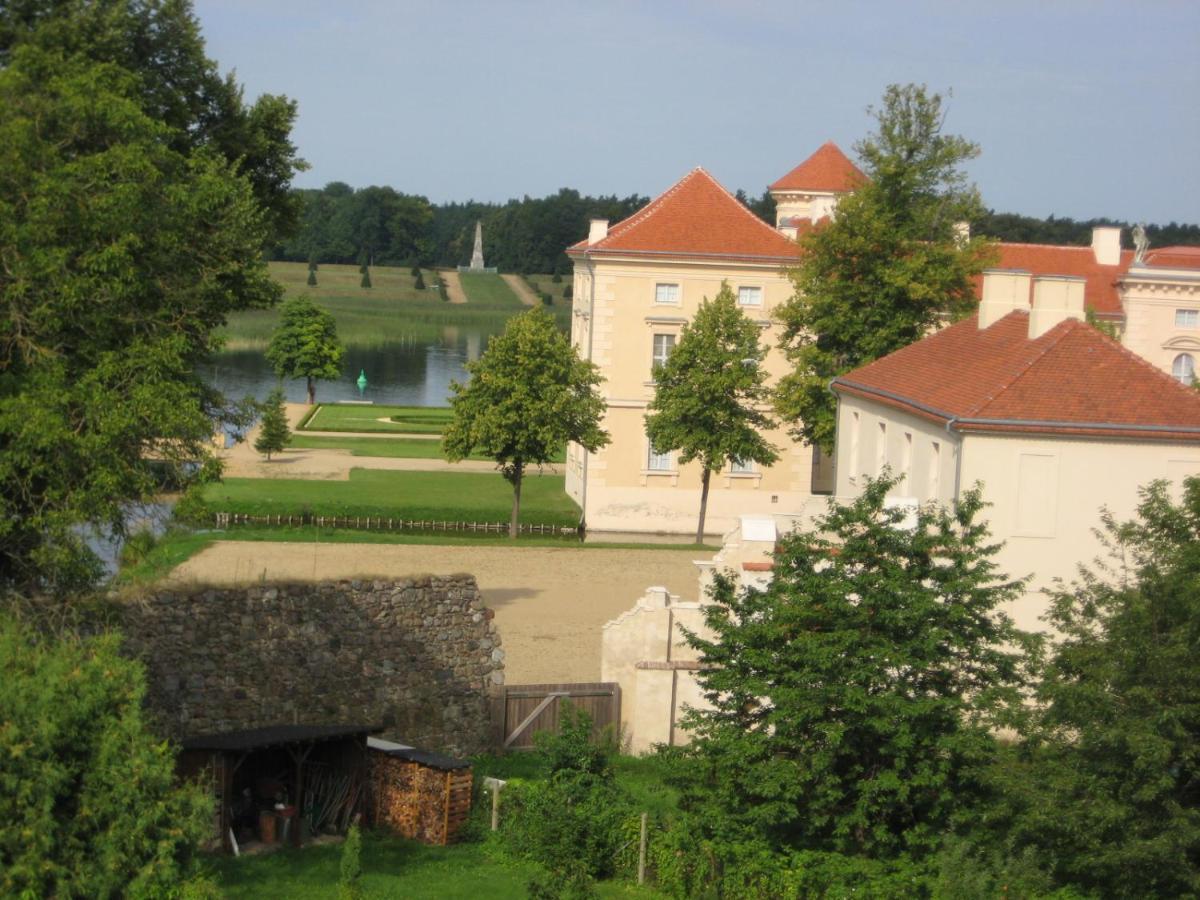 Loggiahaus Am Schloss, 5 Ferienwohnungen, Teils Mit Schloss- Und Seeblick Rheinsberg Buitenkant foto